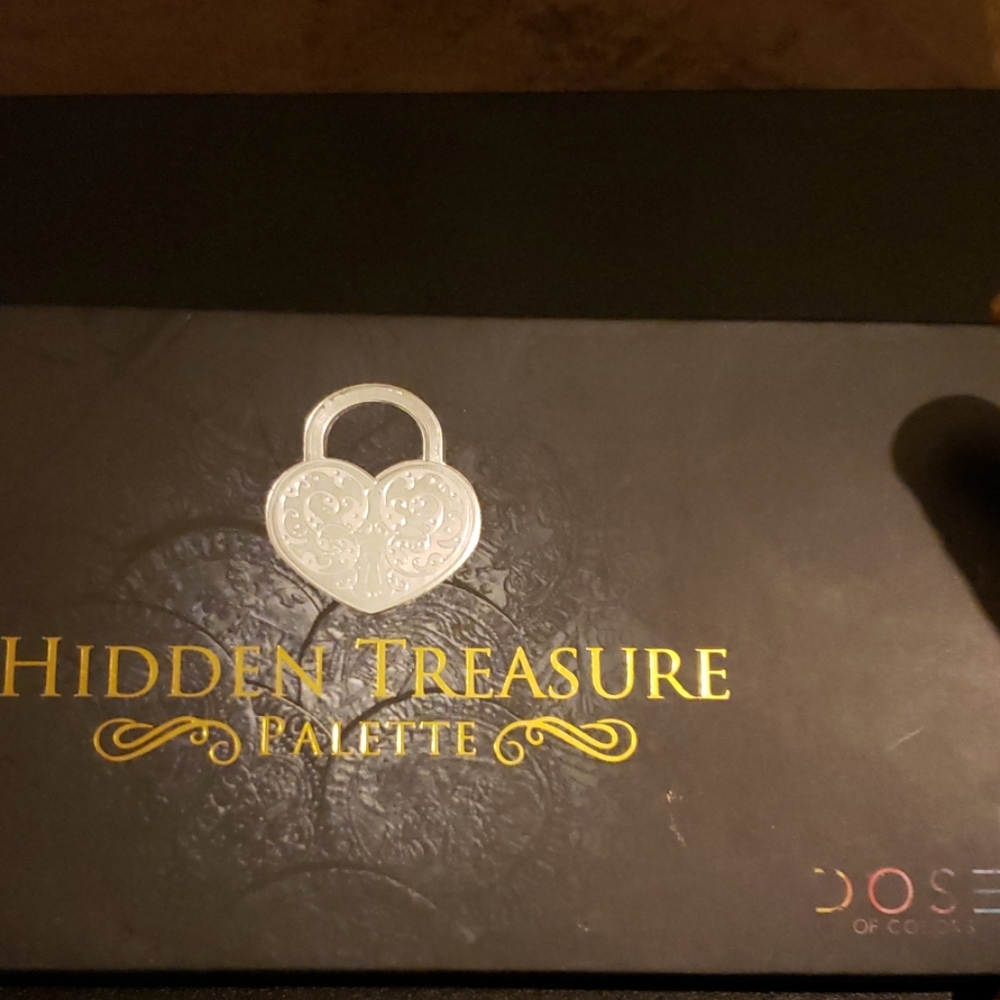Dose of Colors Hidden Treasures palette-BNIB